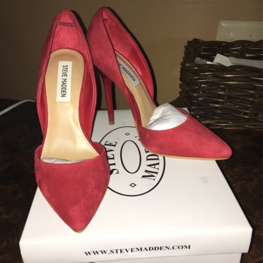 Steve Madden Red Suede Pumps